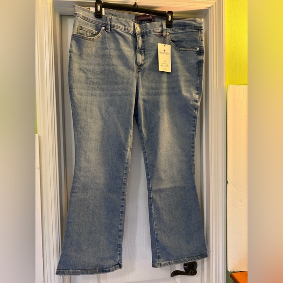 Gloria Vanderbilt Amanda Boot Jeans - Picture 1 of 8